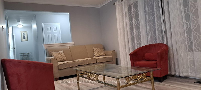 34 Ashwood Cres, Brampton, L6T 1M2 | Image 3