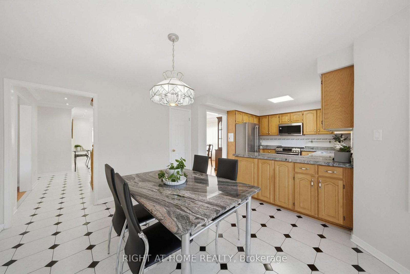 Detached House for sale at 3300 Redmond Road, Mississauga, Ontario, L5B 3X1 - Fairview - MLS: W12979324