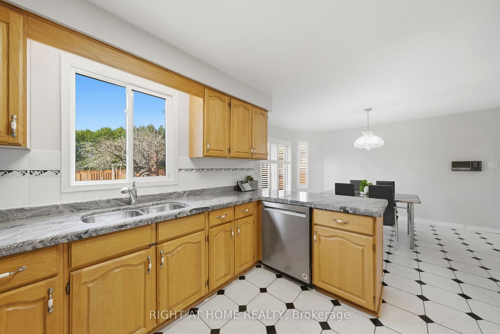 Detached House for sale at 3300 Redmond Road, Mississauga, Ontario, L5B 3X1 - Fairview - MLS: W12979324