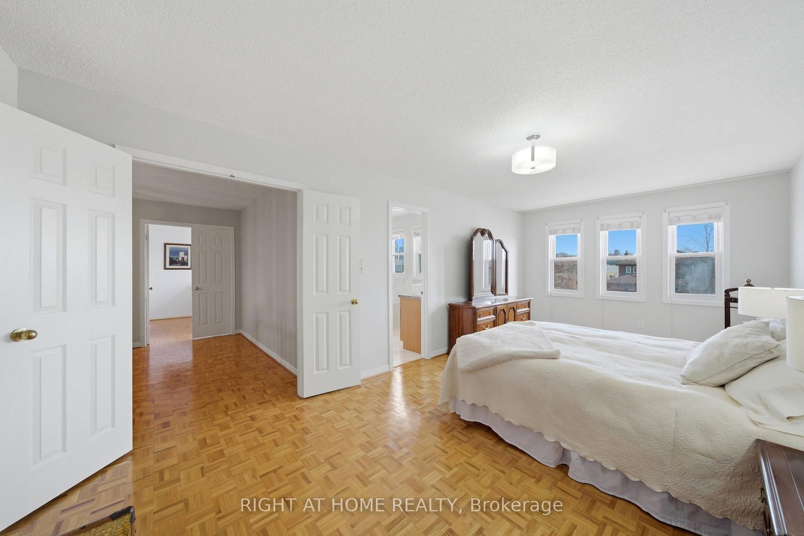 Detached House for sale at 3300 Redmond Road, Mississauga, Ontario, L5B 3X1 - Fairview - MLS: W12979324