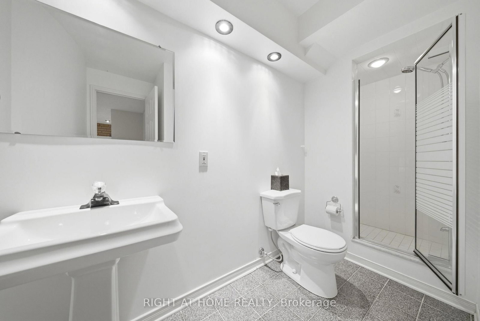 Detached House for sale at 3300 Redmond Road, Mississauga, Ontario, L5B 3X1 - Fairview - MLS: W12979324