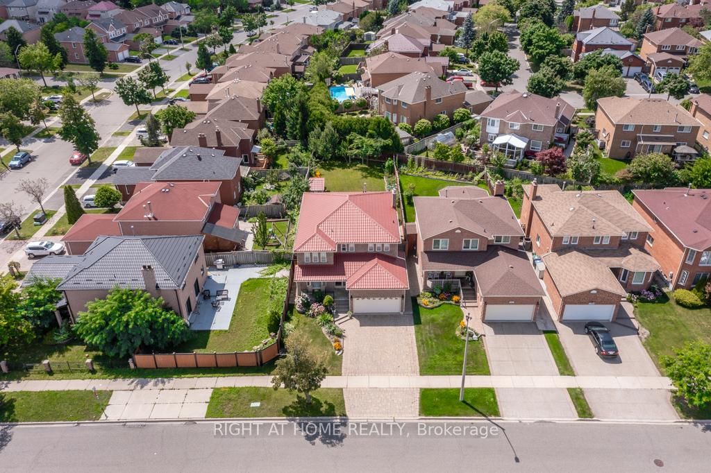 Detached House for sale at 3300 Redmond Road, Mississauga, Ontario, L5B 3X1 - Fairview - MLS: W12979324