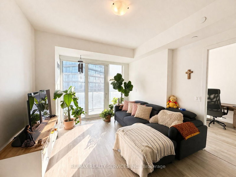 home for lease on 1706-4675 Metcalfe Avenue