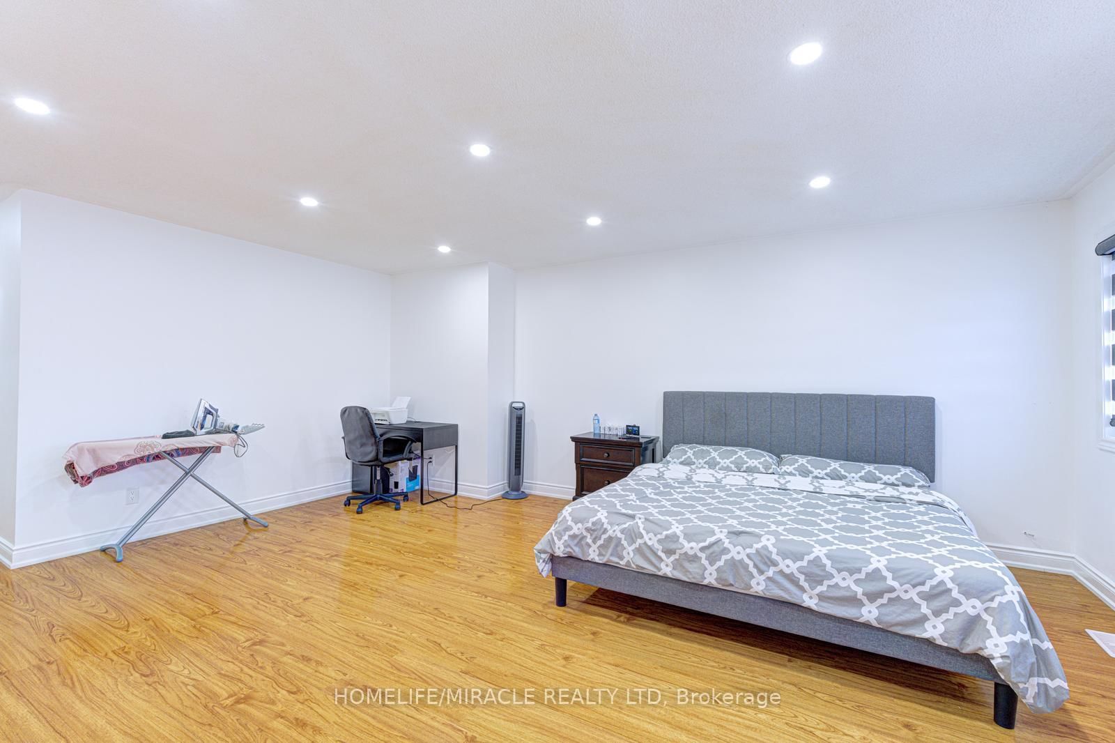 32 Pennsylvania Avenue - Photo 28