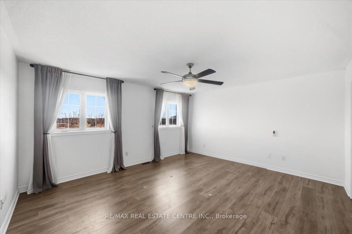 Townhouse for sale at 355 Hobbs Crescent, Milton, Ontario, L9T 0J3 - Clarke - MLS: W12979440