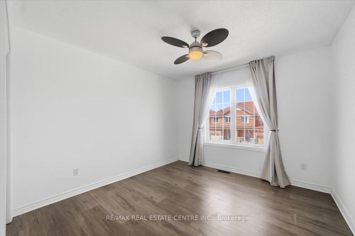 Townhouse for sale at 355 Hobbs Crescent, Milton, Ontario, L9T 0J3 - Clarke - MLS: W12979440