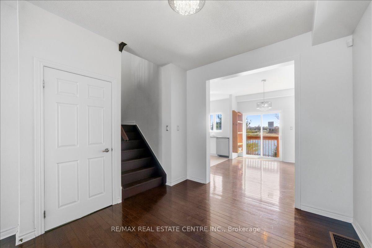 Townhouse for sale at 355 Hobbs Crescent, Milton, Ontario, L9T 0J3 - Clarke - MLS: W12979440