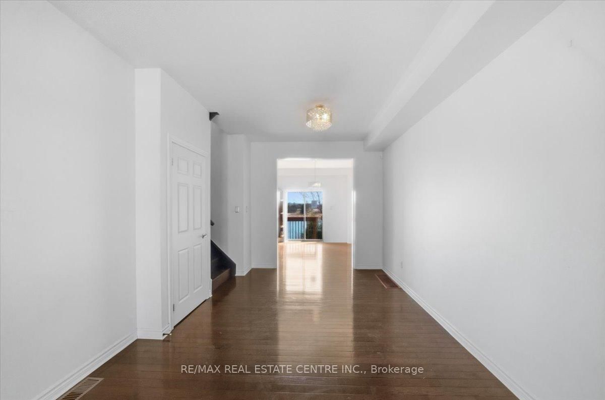 Townhouse for sale at 355 Hobbs Crescent, Milton, Ontario, L9T 0J3 - Clarke - MLS: W12979440