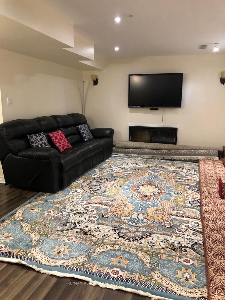 Detached House for lease at Bsmt-316 Holmes Crescent, Milton, Ontario, L9T 0T6 - Scott - MLS: W12979576