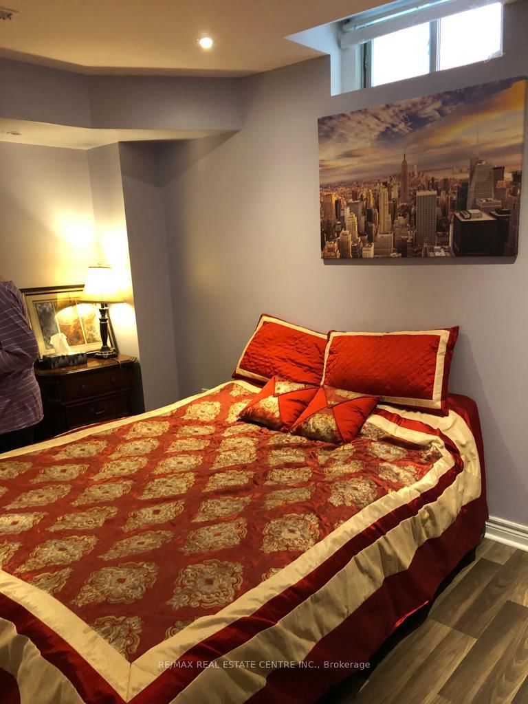 Detached House for lease at Bsmt-316 Holmes Crescent, Milton, Ontario, L9T 0T6 - Scott - MLS: W12979576