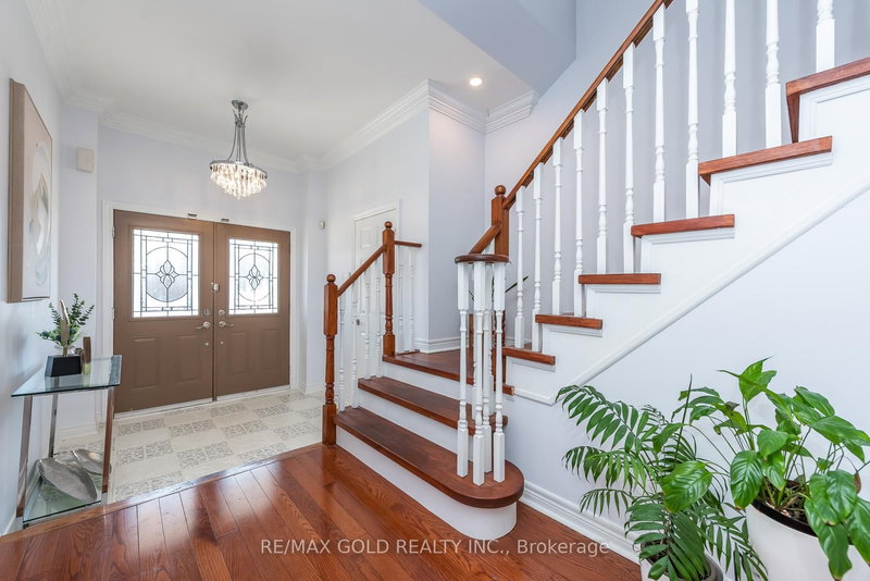 36 Tatra Cres, Brampton, L6Y 0K6 | Image 3