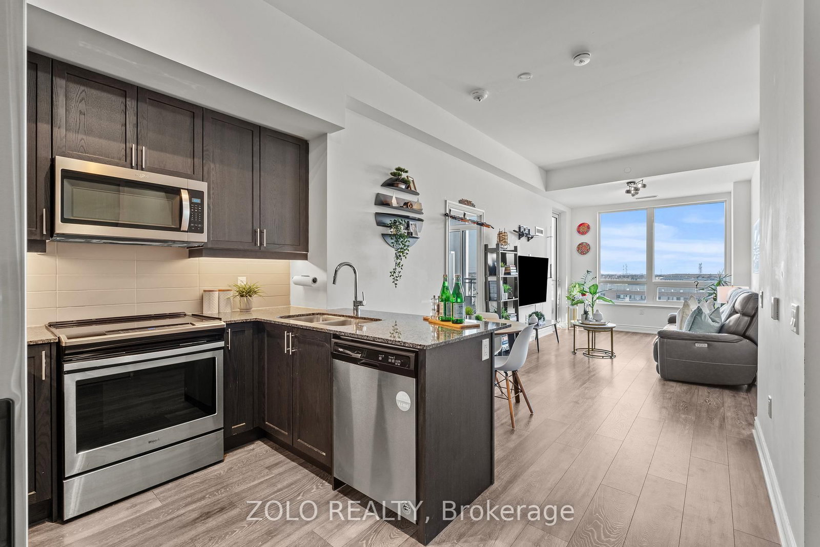 Condo for sale at 618-1050 Main Street, Milton, Ontario, L9T 9M3 - Dempsey - MLS: W12979656