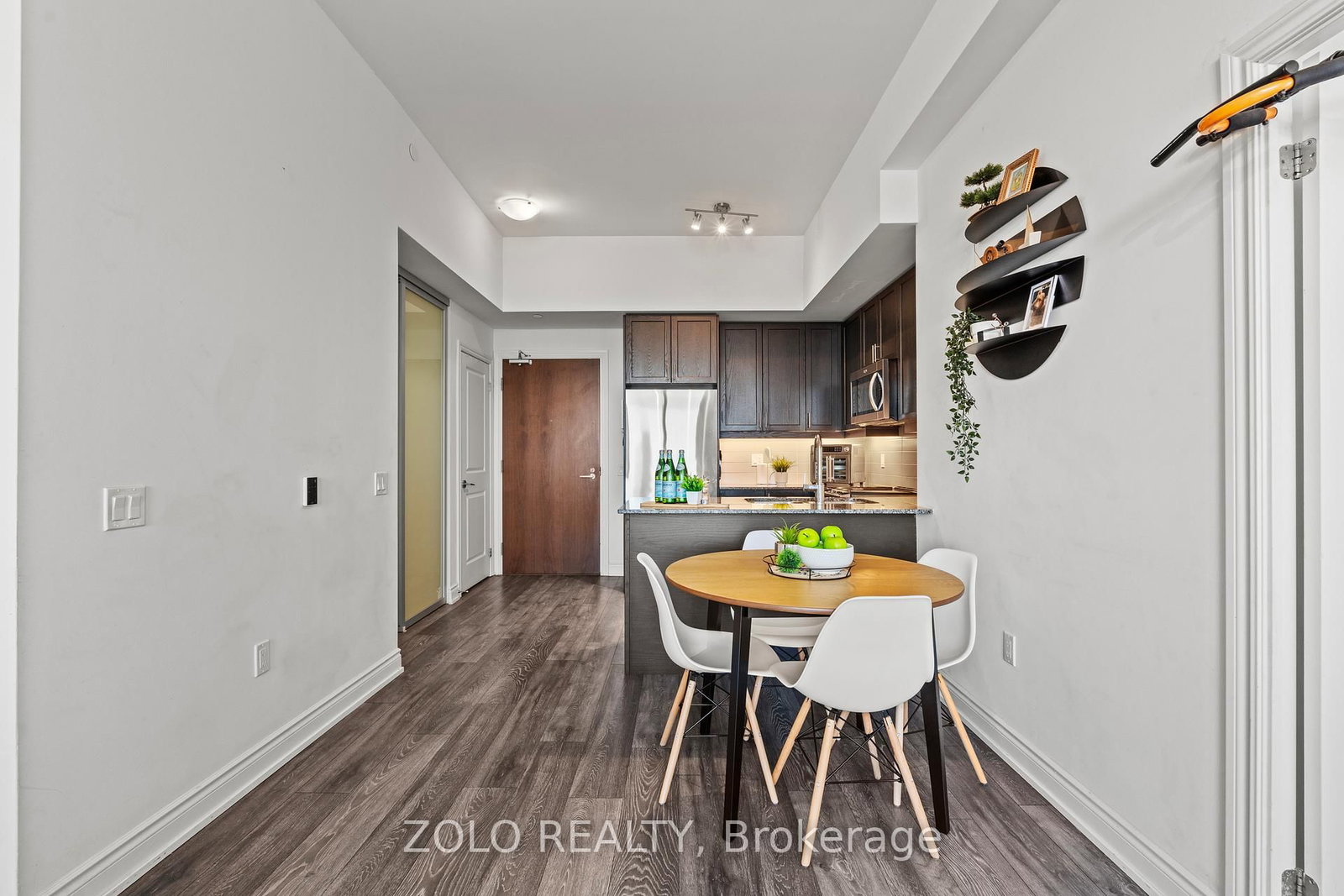 Condo for sale at 618-1050 Main Street, Milton, Ontario, L9T 9M3 - Dempsey - MLS: W12979656