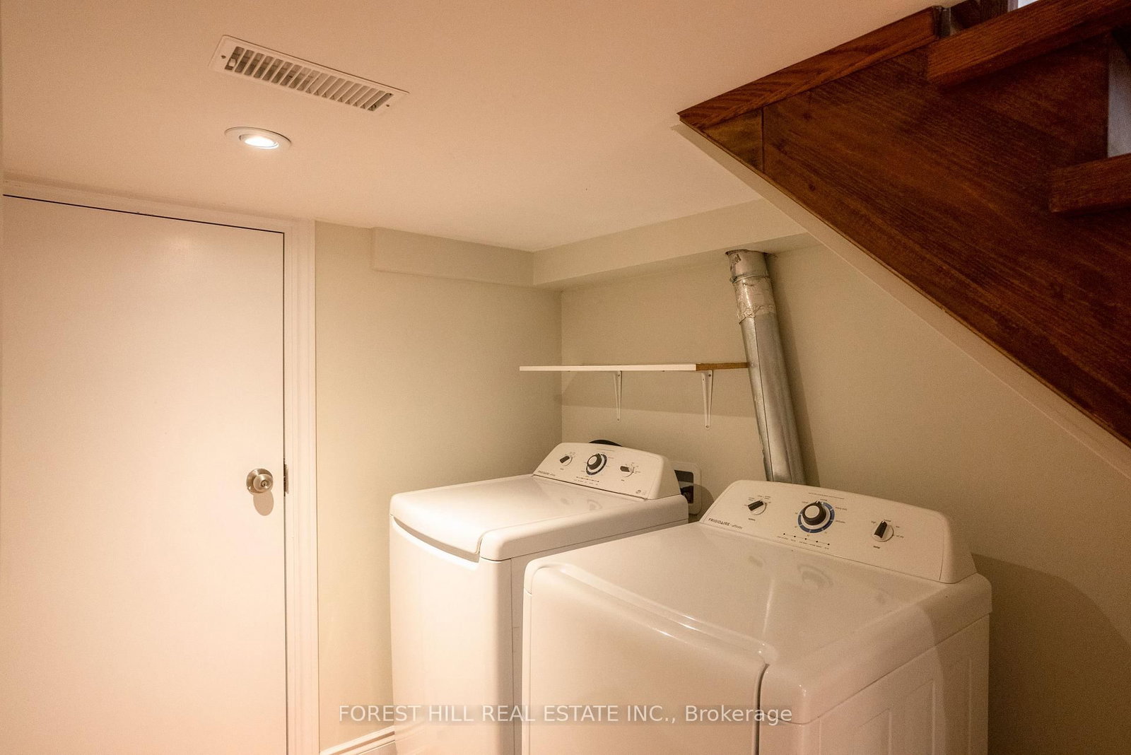 32 Castleton Avenue - Photo 20