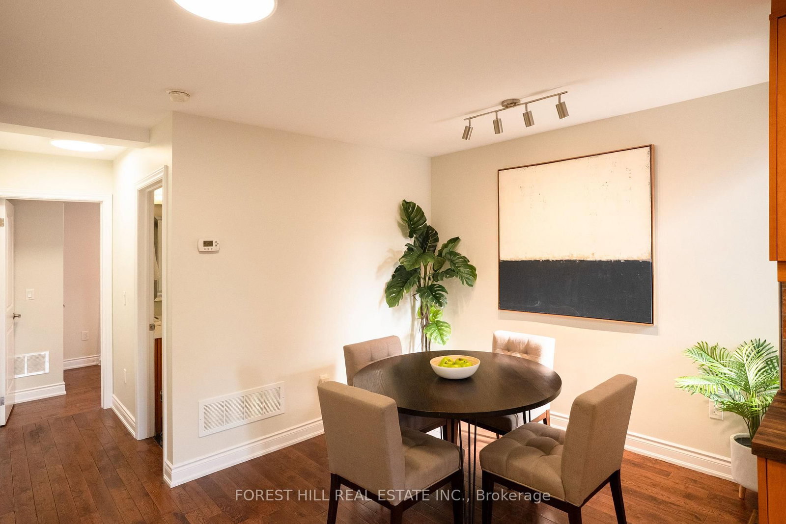 32 Castleton Avenue - Photo 30