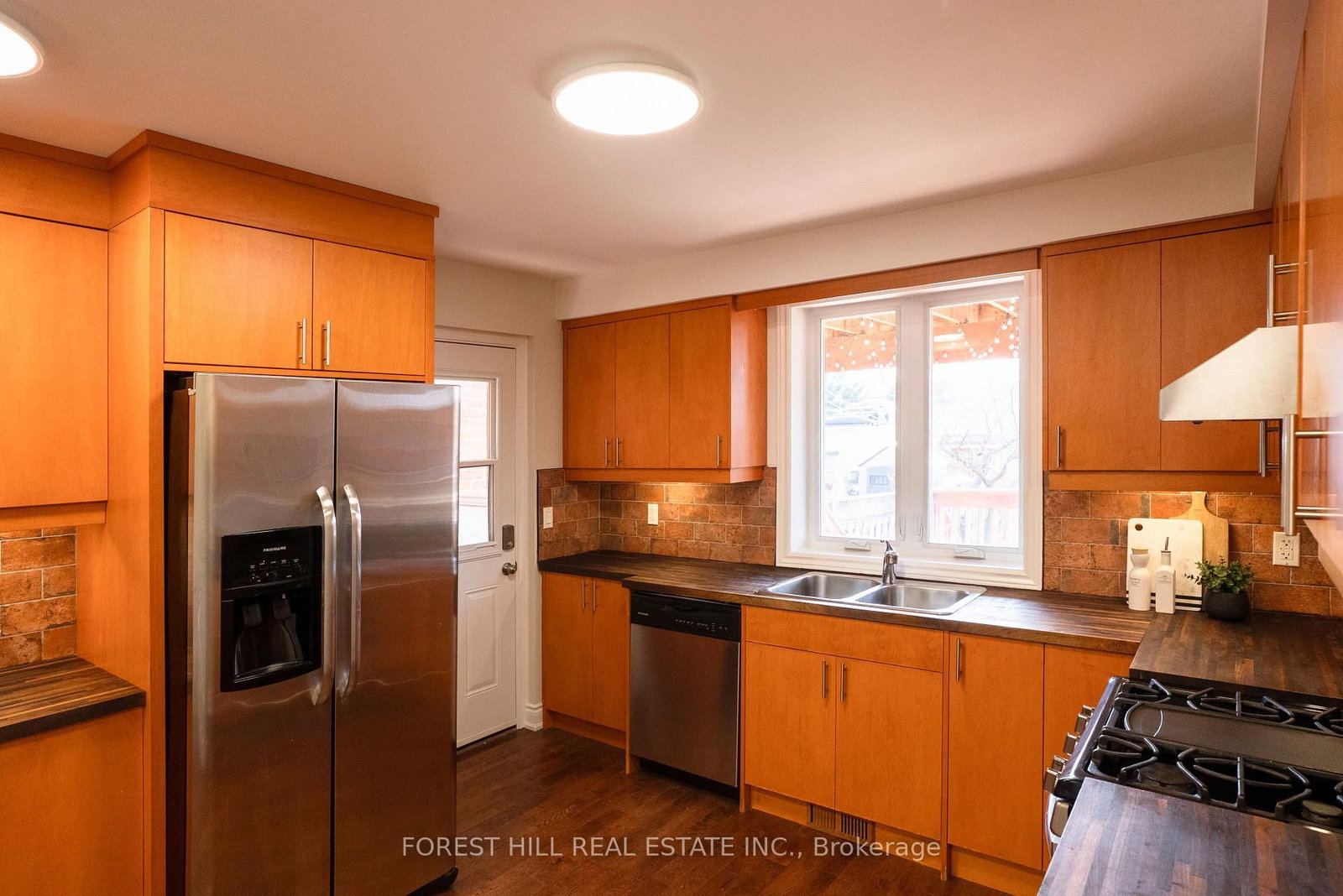 32 Castleton Avenue - Photo 31