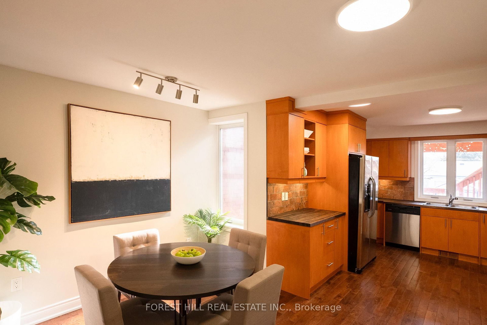 32 Castleton Avenue - Photo 4