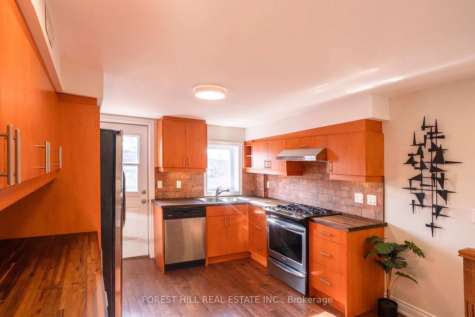 32 Castleton Avenue - Photo 8