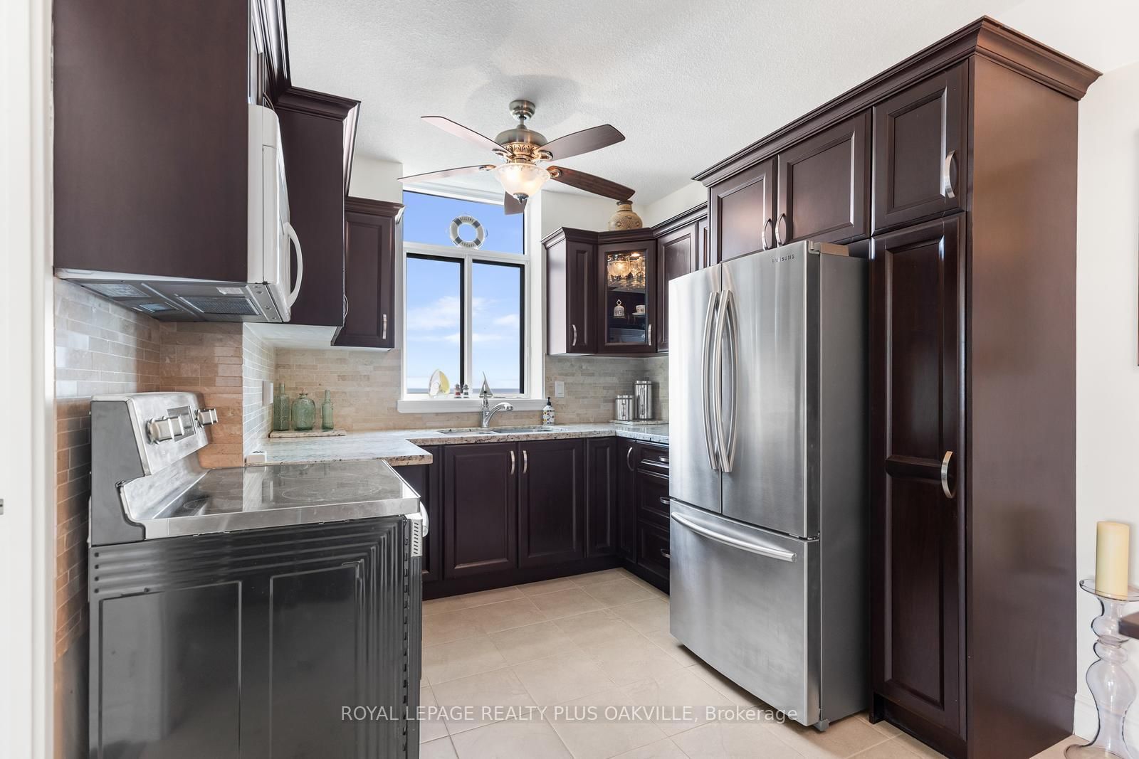 5250 Lakeshore Road, Unit 1006 - Photo 18