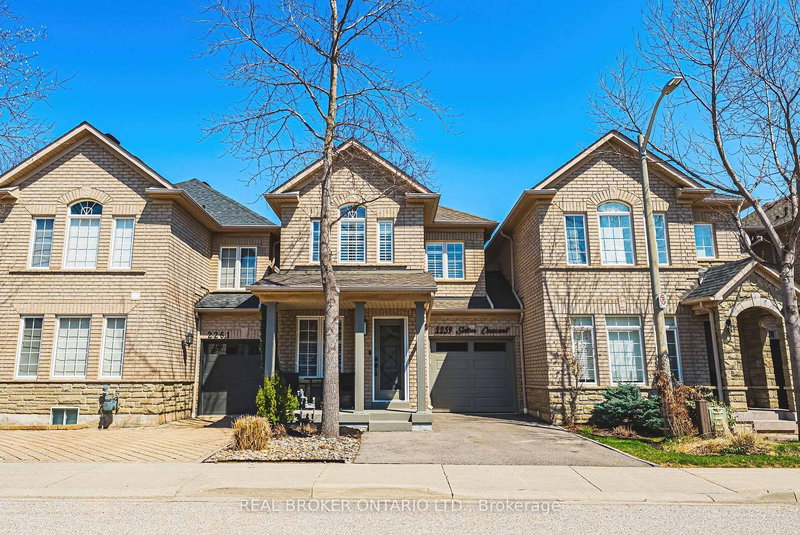 2259 Seton Cres, Burlington, L7L 6Y4 | Image 2