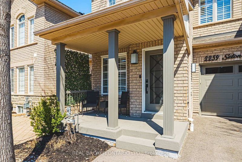 2259 Seton Cres, Burlington, L7L 6Y4 | Image 3