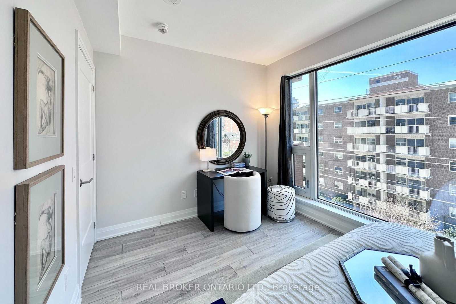 21 Park Street E, Unit 518 - Photo 17