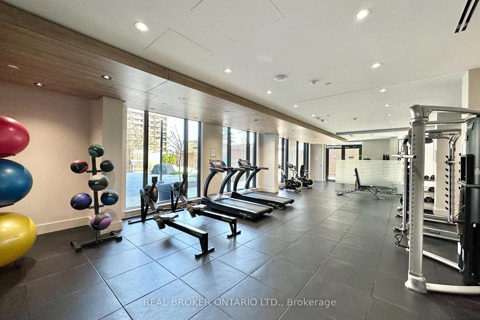 21 Park Street E, Unit 518 - Photo 27