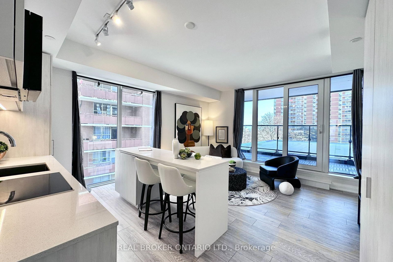 21 Park Street E, Unit 518 - Photo 4