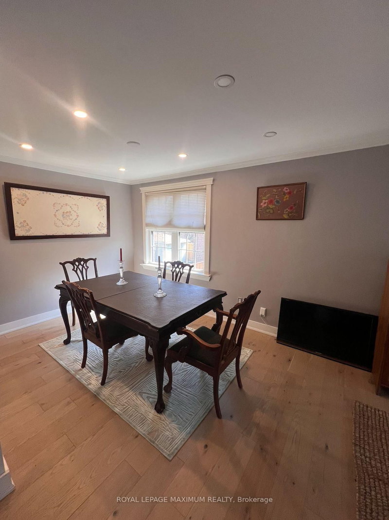 Main - 33 Alhart Dr, Toronto, M9V 2N1 | Image 3
