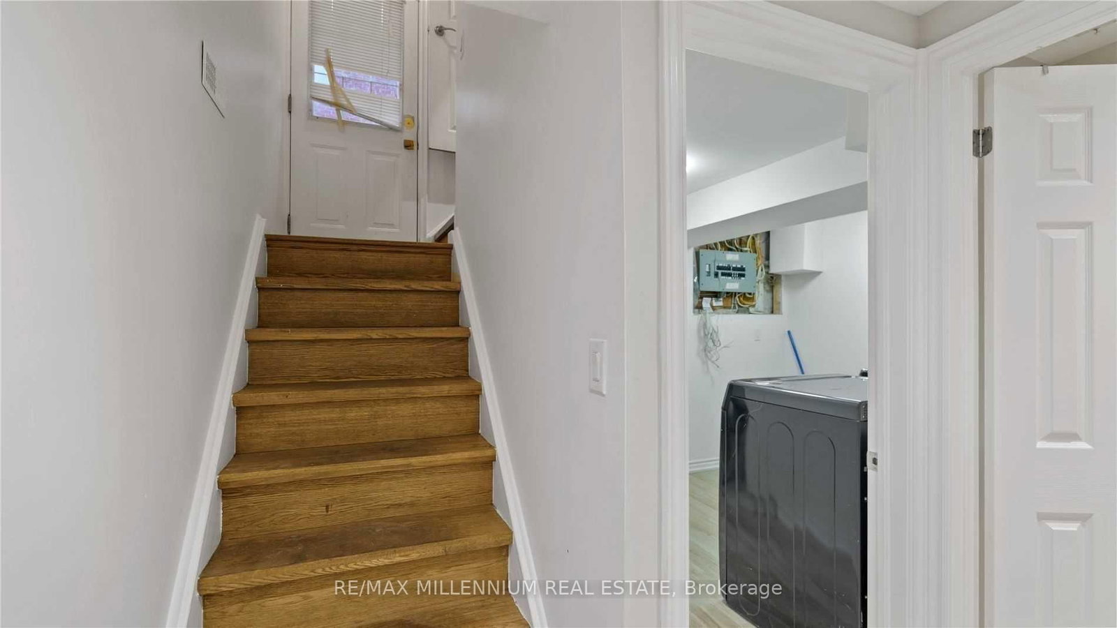 Detached House for lease at 3 Jasmine Road, Toronto, Ontario, M9M 2P8 - Humbermede - MLS: W12979962