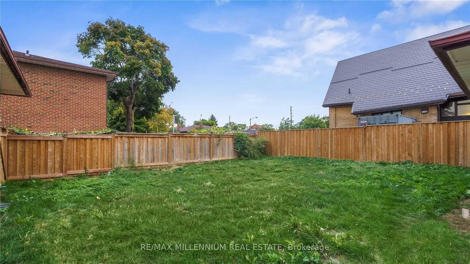 Detached House for lease at 3 Jasmine Road, Toronto, Ontario, M9M 2P8 - Humbermede - MLS: W12979962