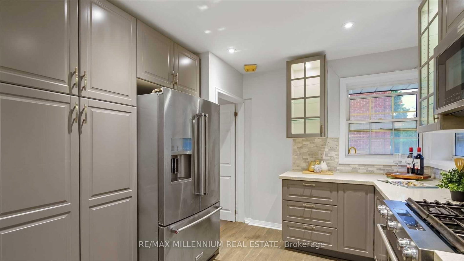 Detached House for lease at 3 Jasmine Road, Toronto, Ontario, M9M 2P8 - Humbermede - MLS: W12979962