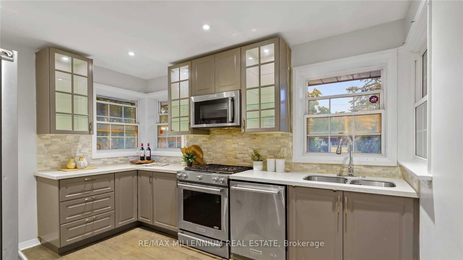 Detached House for lease at 3 Jasmine Road, Toronto, Ontario, M9M 2P8 - Humbermede - MLS: W12979962