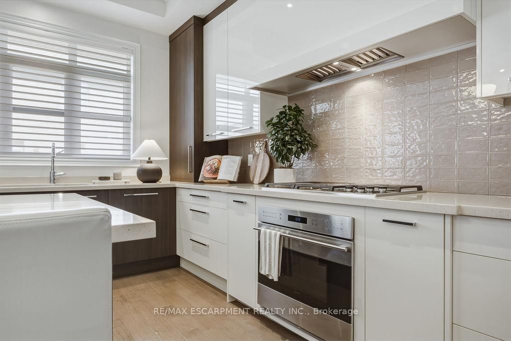 343 Tudor Avenue • Oakville, ON photo 17