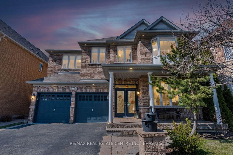 3285 Topeka Dr, Mississauga, L5M 7V1 | Image 2