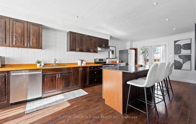 1433 Andros Blvd, Mississauga, L5J 4K2 | Image 2