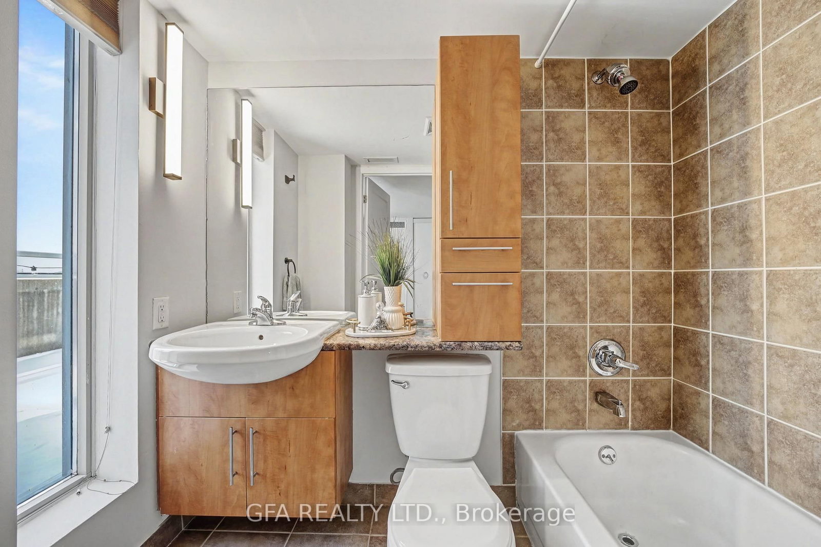 1040 The Queensway Street, Unit 720 - Photo 14