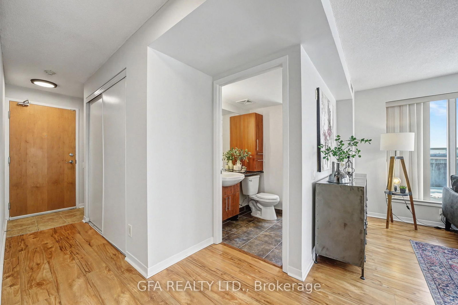 1040 The Queensway Street, Unit 720 - Photo 3