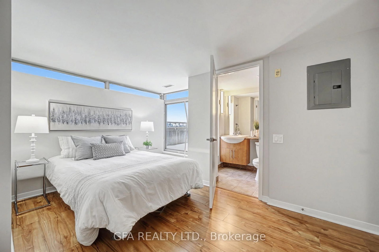 1040 The Queensway Street, Unit 720 - Photo 5