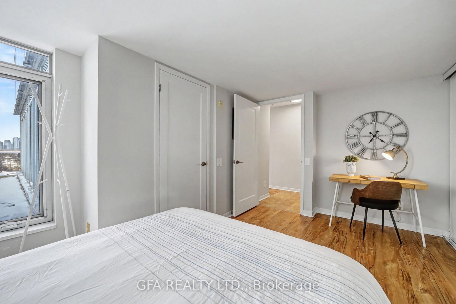 1040 The Queensway Street, Unit 720 - Photo 6