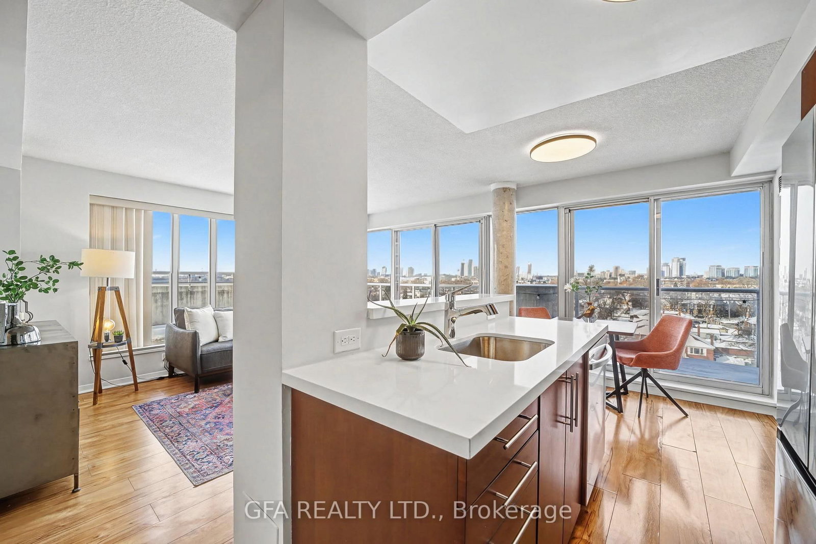 1040 The Queensway Street, Unit 720 - Photo 7