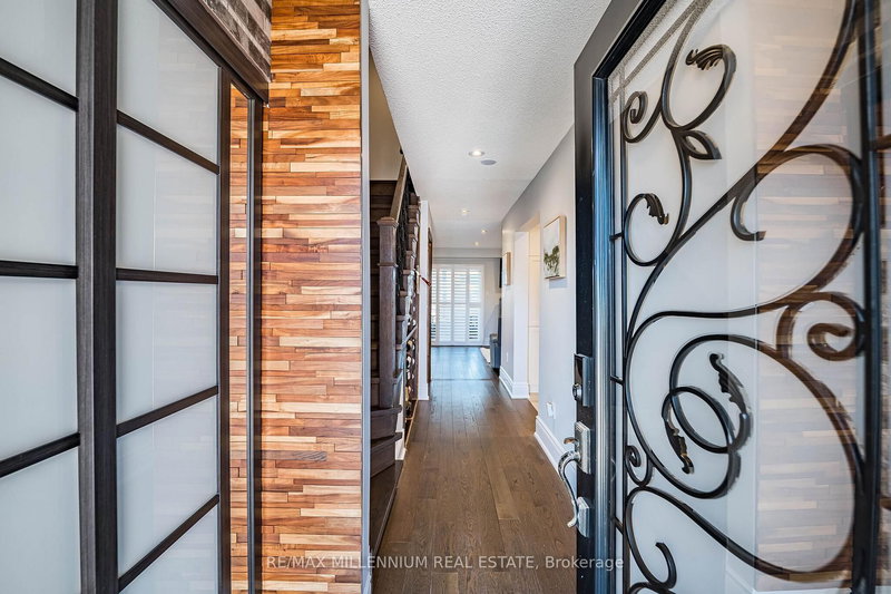 74 Atkins Circ, Brampton, L6X 4B4 | Image 3