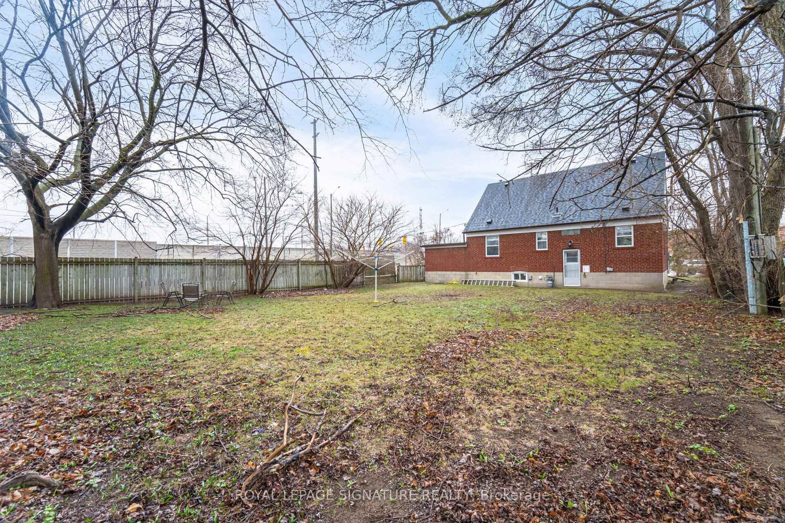 Detached House for sale at 2015 Stanfield Road, Mississauga, Ontario, L4Y 1R2 - Lakeview - MLS: W12980332