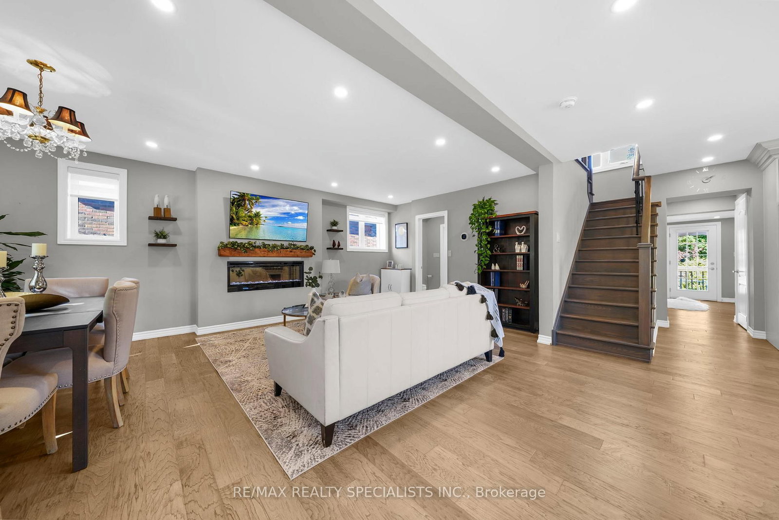 Detached House for sale at 46 Elizabeth Street, Brampton, Ontario, L6Y 1R1 - Downtown Brampton - MLS: W12980348