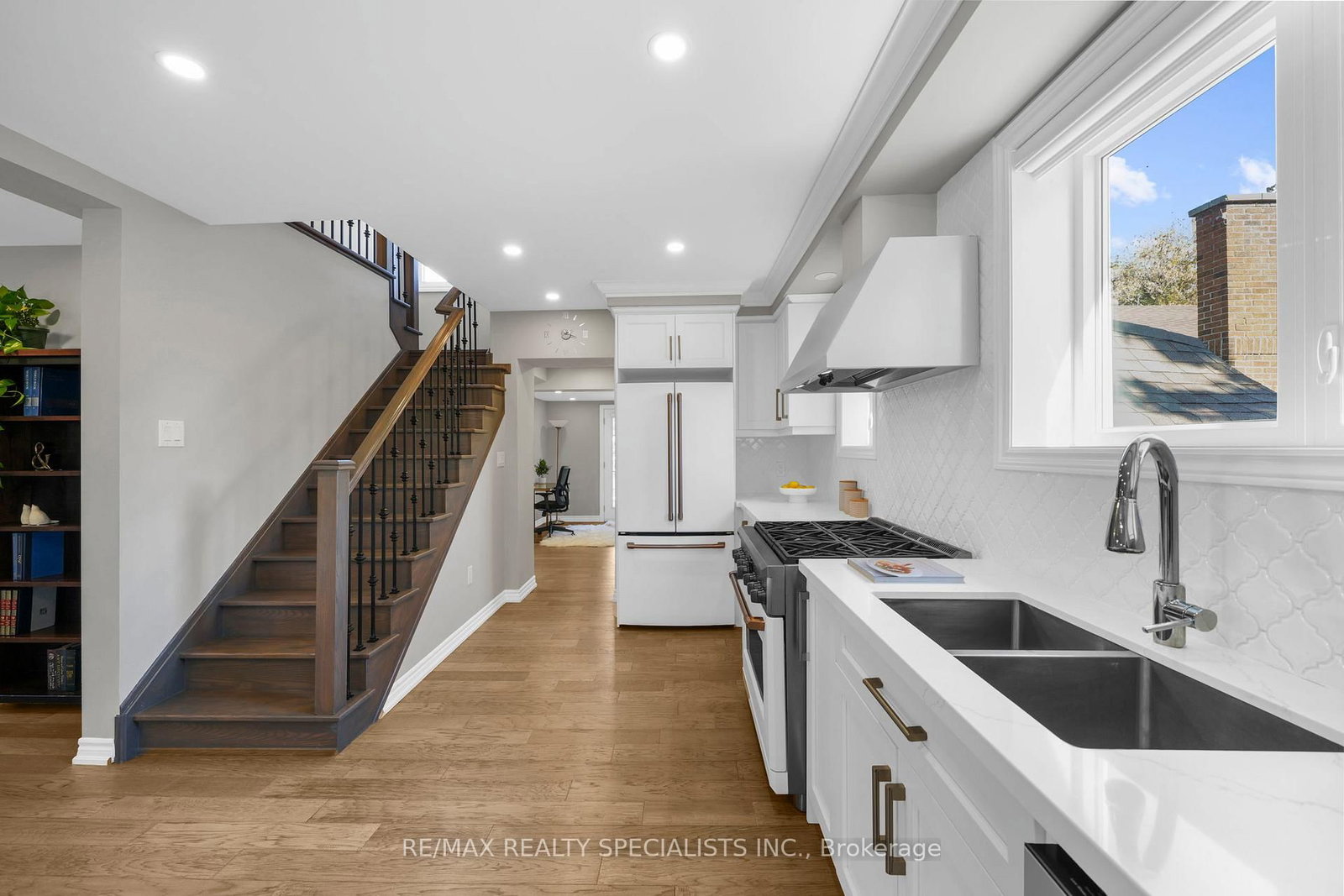 Detached House for sale at 46 Elizabeth Street, Brampton, Ontario, L6Y 1R1 - Downtown Brampton - MLS: W12980348