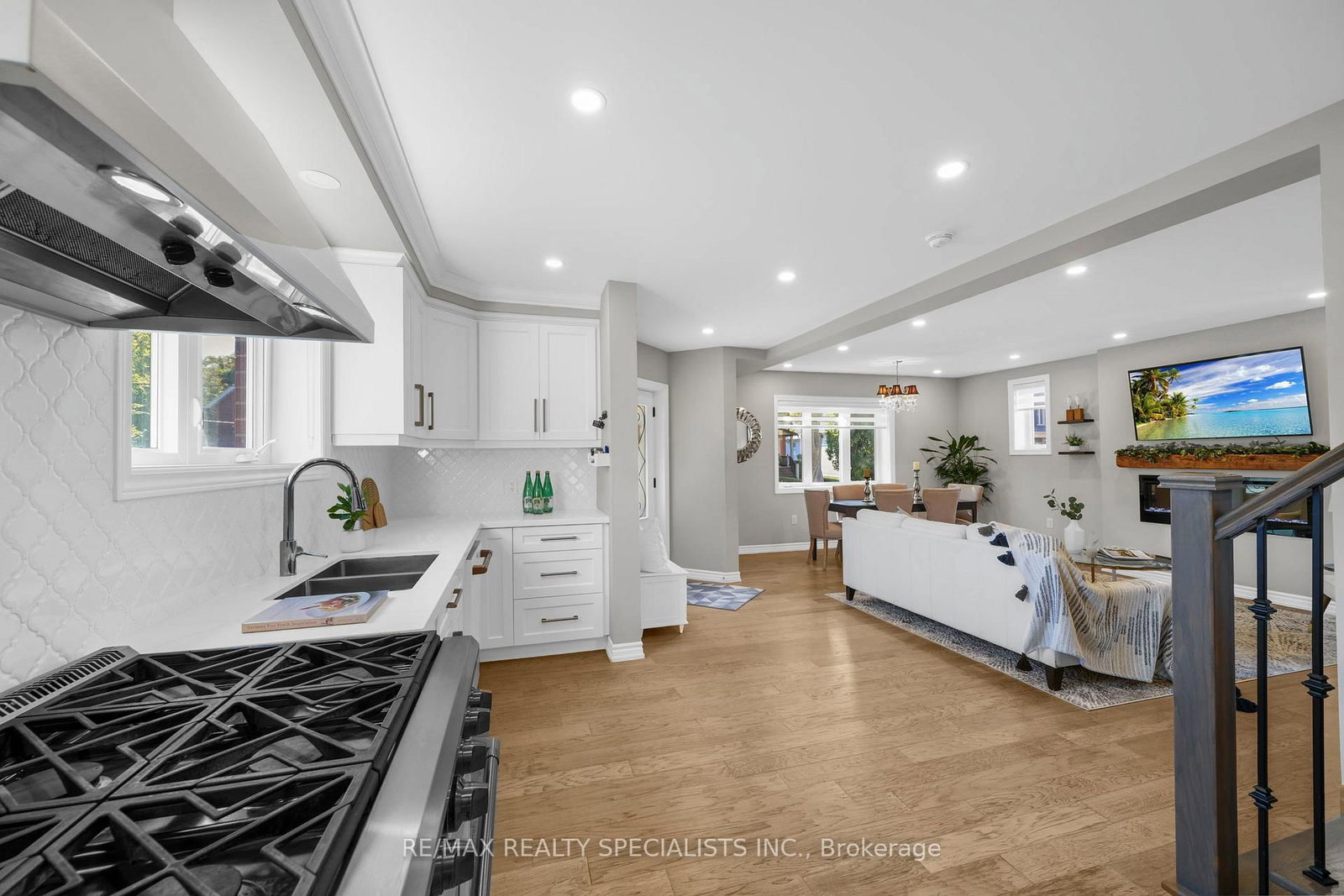 Detached House for sale at 46 Elizabeth Street, Brampton, Ontario, L6Y 1R1 - Downtown Brampton - MLS: W12980348