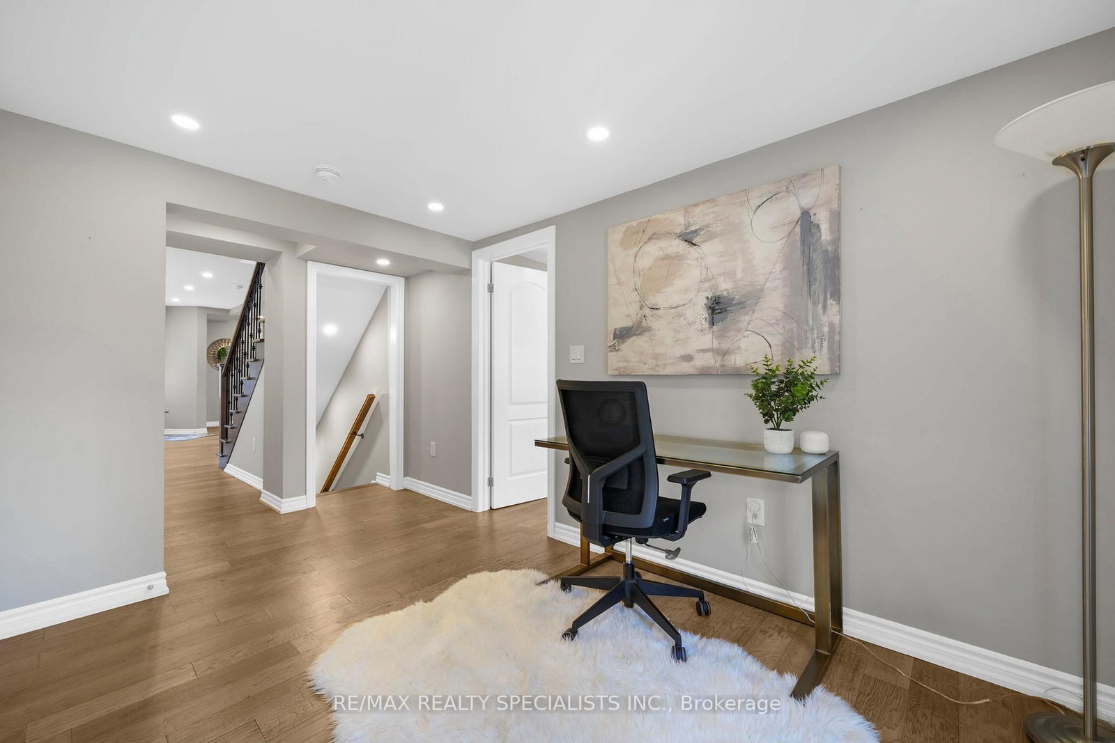 46 Elizabeth Street S - Photo 18