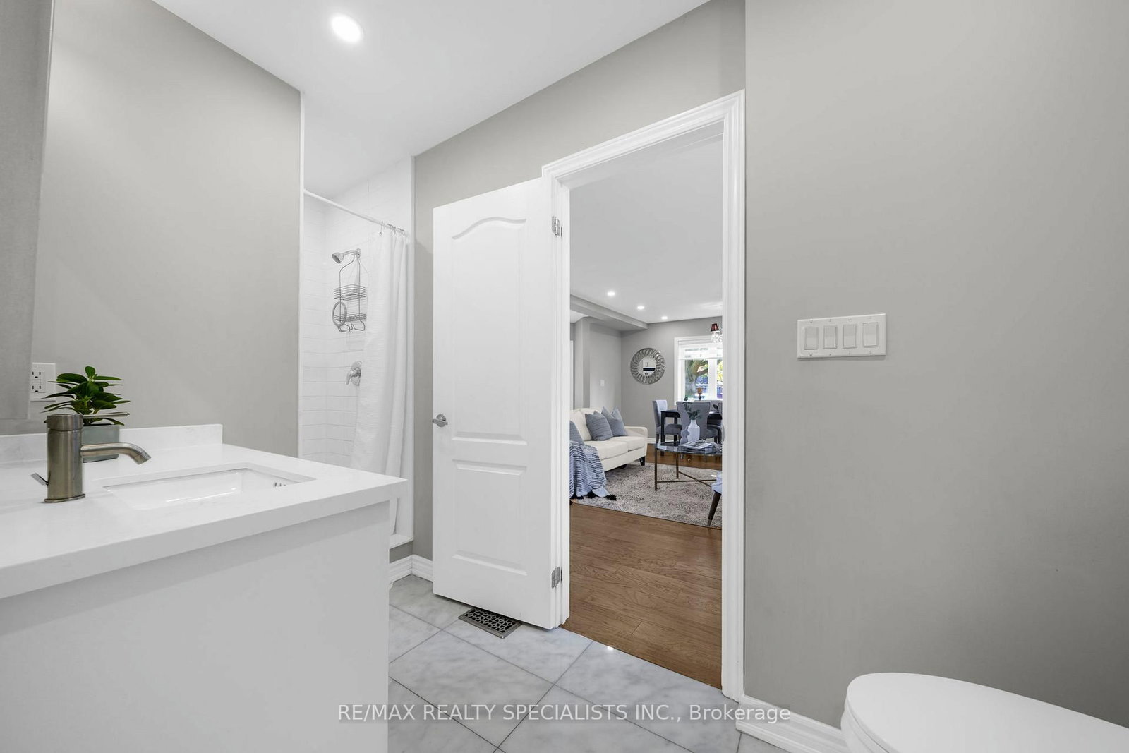 46 Elizabeth Street S - Photo 23
