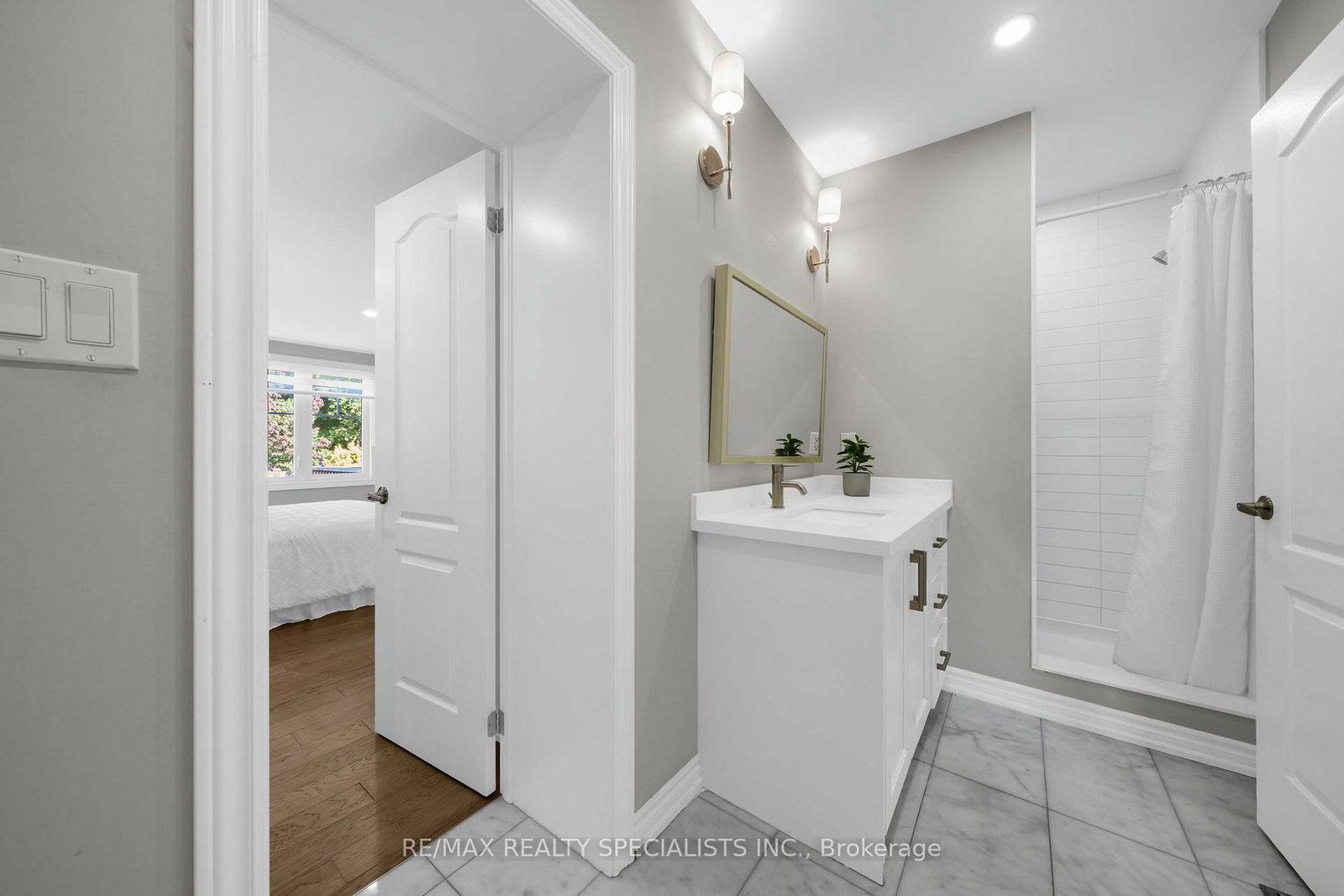 Detached House for sale at 46 Elizabeth Street, Brampton, Ontario, L6Y 1R1 - Downtown Brampton - MLS: W12980348