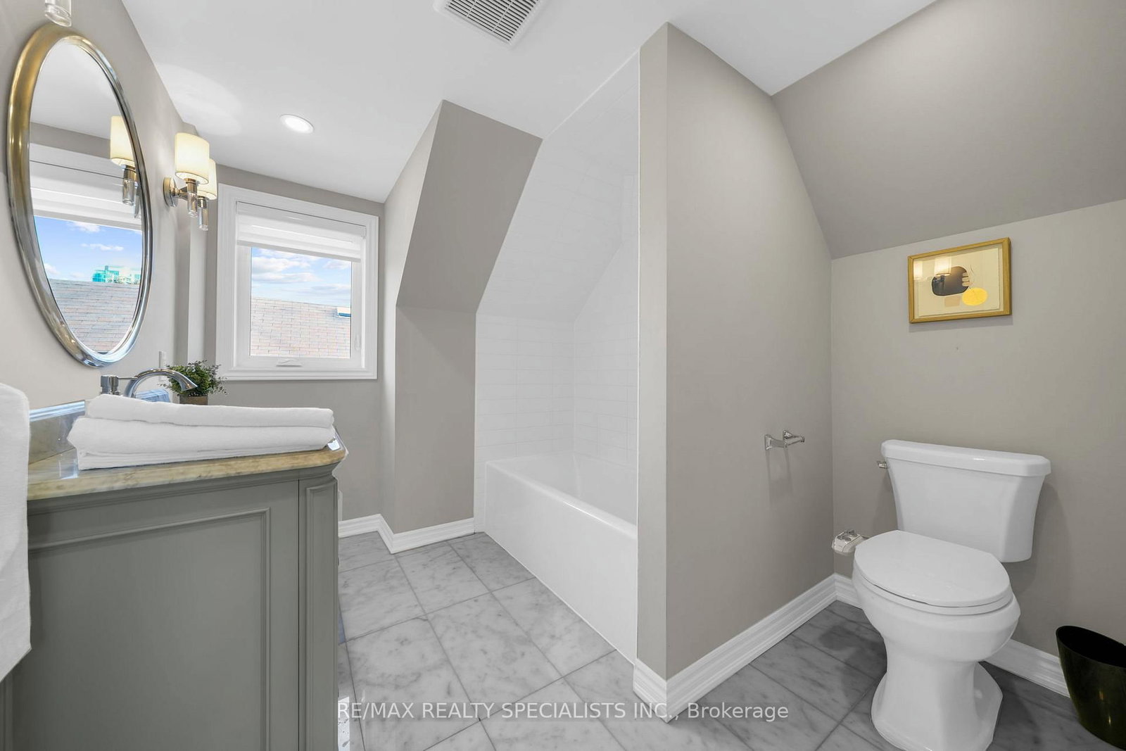 Detached House for sale at 46 Elizabeth Street, Brampton, Ontario, L6Y 1R1 - Downtown Brampton - MLS: W12980348